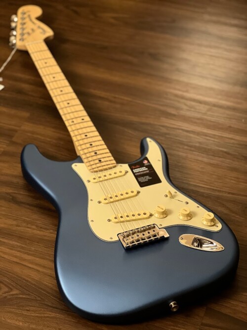 Fender American Performer Stratocaster with Maple FB in Satin Lake